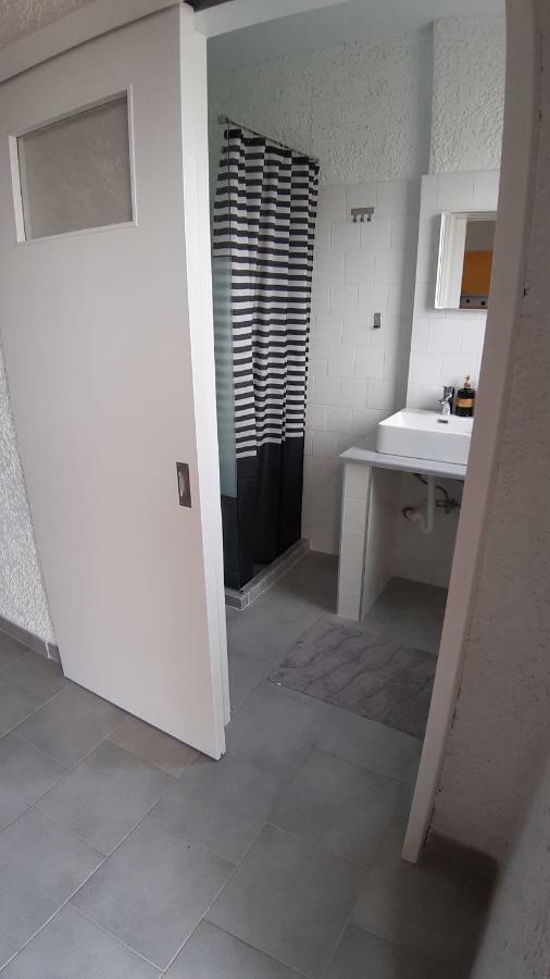21 Suites Deluxe Stay Near The Airport Markopoulo Mesogaias Екстер'єр фото